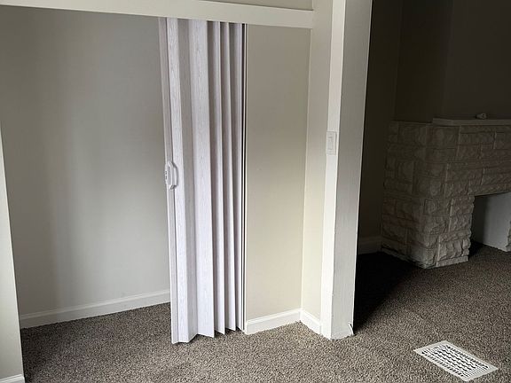 5th image of 2221 Hawthorne Ave APT 1