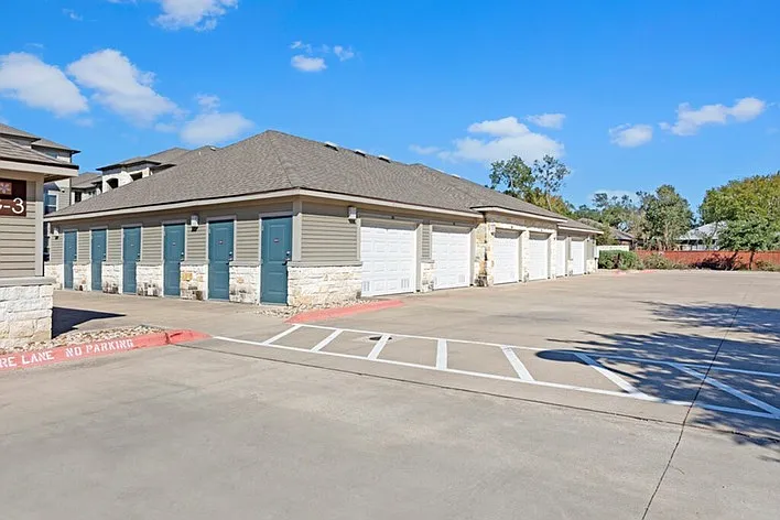 Oaks of Kyle Apartments — Photo 12
