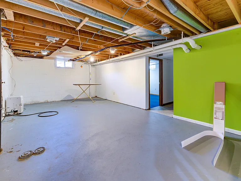 13 Cloverfield Dr — Photo 35