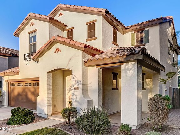 3rd image of 2061 S Ponderosa Drive