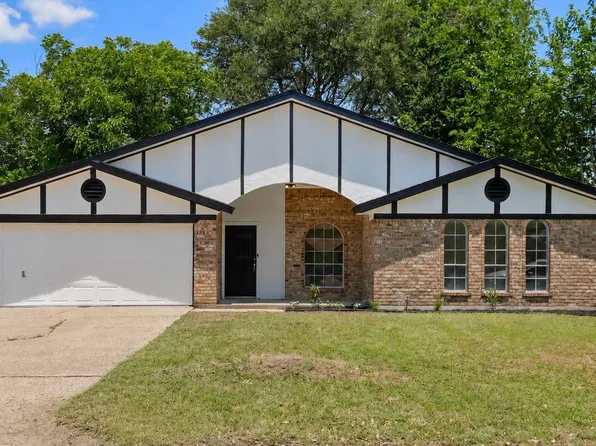 2004 Pebblecreek Dr, Cleburne, TX 76033