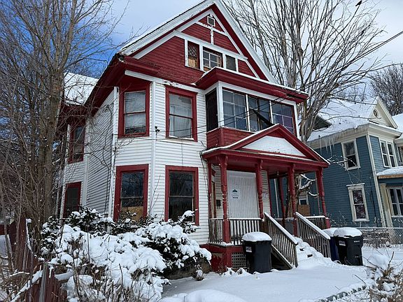 2nd image of 226 Sabine St