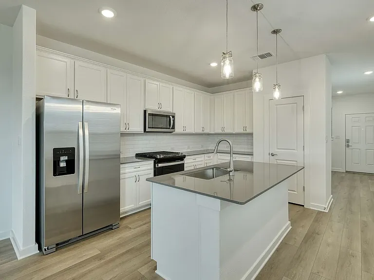436 Bristlecone Bnd — Photo 3