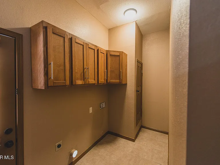 326 Coates Dr #B — Photo 18