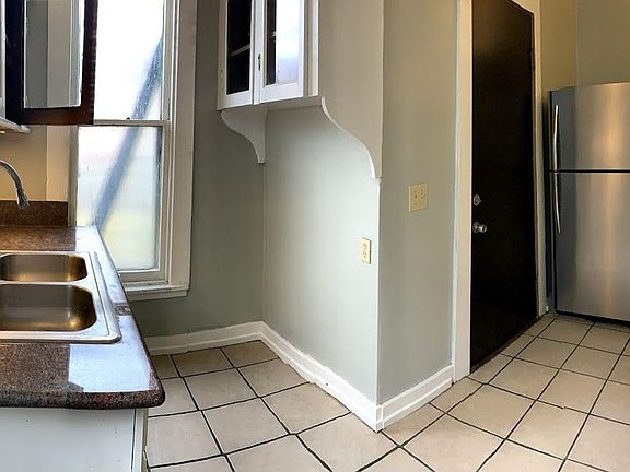 2nd image of 490 Linwood Ave