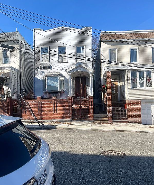 1st image of 5262 68th St