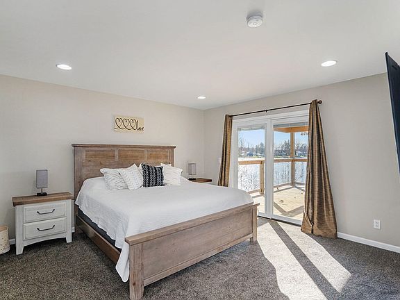3rd image of 13377 Armitage Dr
