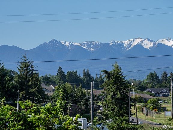 4th image of 1371 Marine Dr