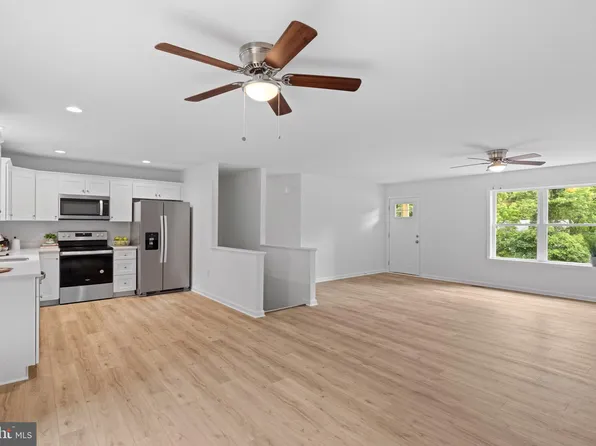 214 Antler Trail Rd, Harpers Ferry, WV 25425