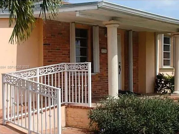 2735 SW 77th Ct, Miami, FL 33155