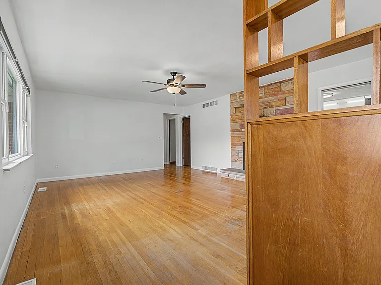 3707 E 4th St — Photo 14
