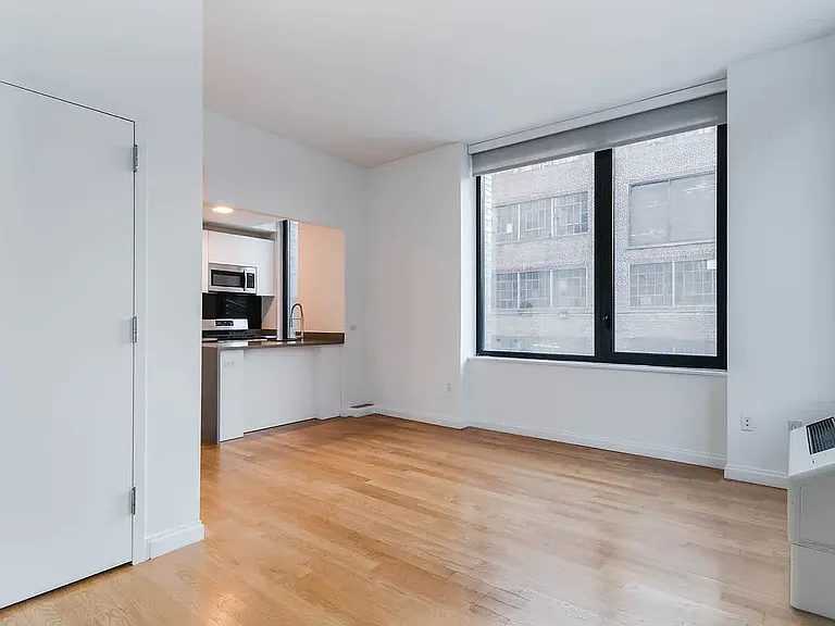 239 N 9th St #E201 — Photo 17