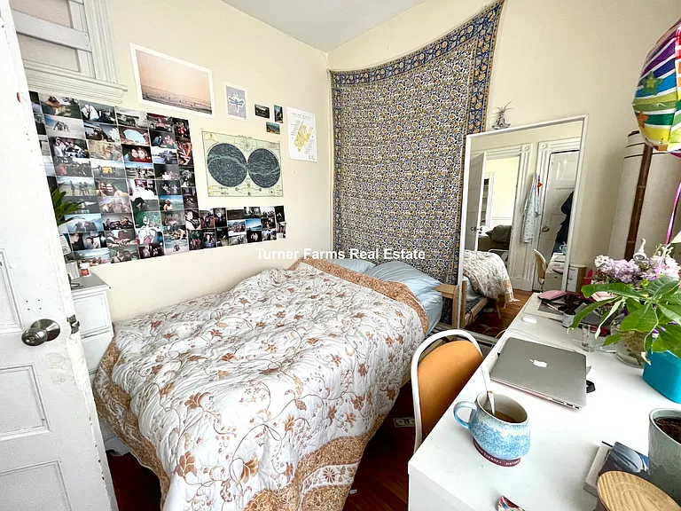 80 Hillside St #2R — Photo 10