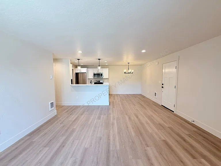 424 S Olive Ave #201 — Photo 11