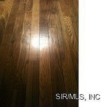 5th image of 722 Montclaire Ave