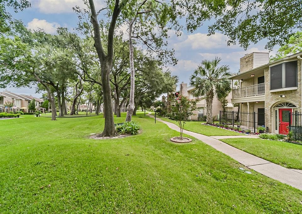 1st image of 800 Country Place Dr Unit 605