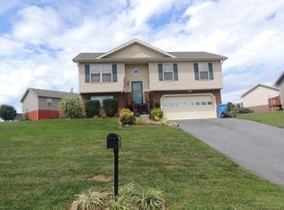 1041 Meadow Creek Ln, Jonesborough, TN 37659