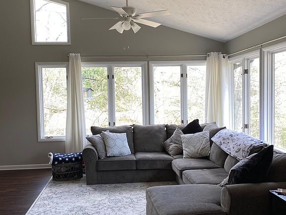 3rd image of 2777 Hopkins Dr