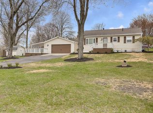 1940 Pickle Rd, Akron, OH 44312