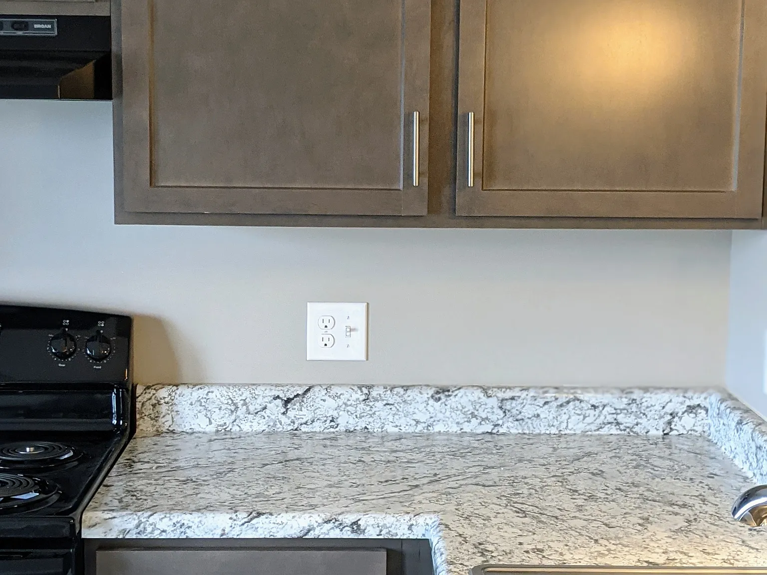River Pointe Apartments - 12517-202 — Photo 3