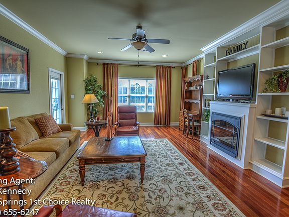 2nd image of 129 Clearwater Cir Unit D