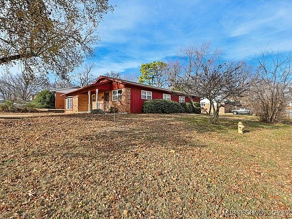 2nd image of 1115 Forest Dr