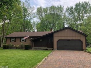 46389 Waynewood Dr, New Waterford, OH 44445