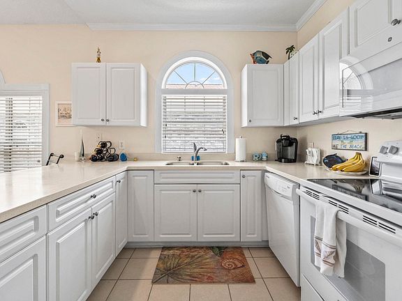 4th image of 4705 Wild Iris Dr. #304