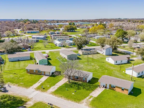 1836 Coral Rd, Azle, TX 76020
