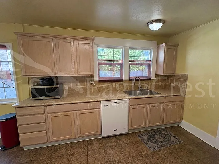 515 Newell St — Photo 30