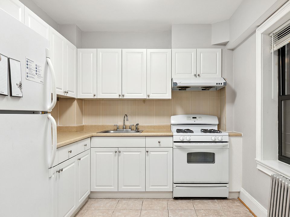 1st image of 32 Mulberry St #6