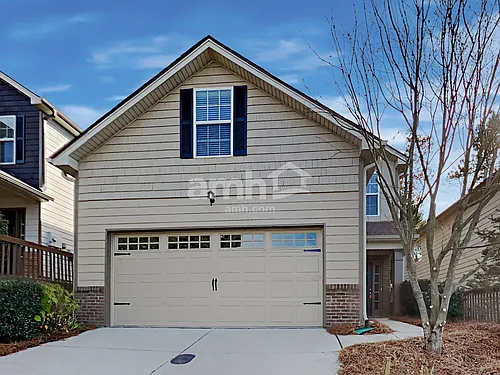 413 Village Way Photo 1