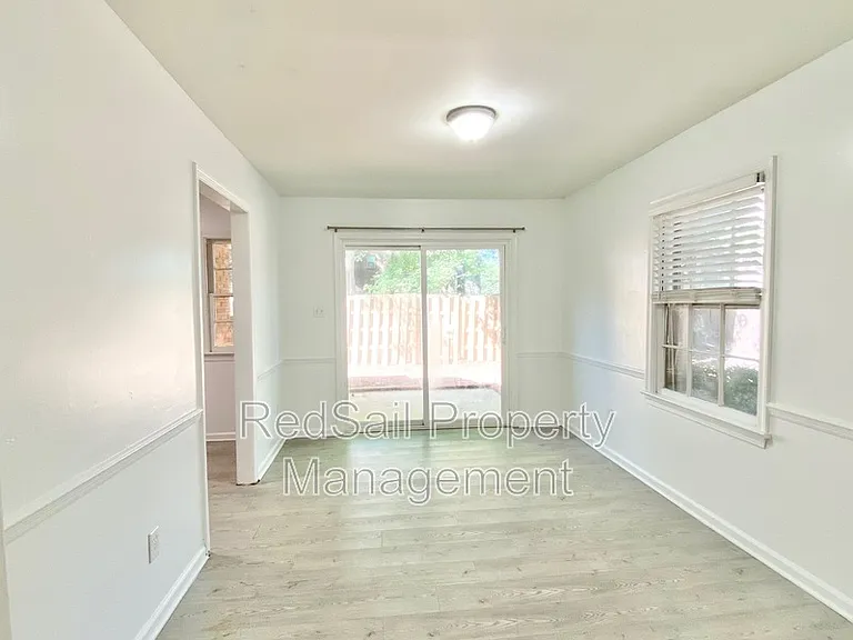 416 Hustings Ln #F — Photo 6