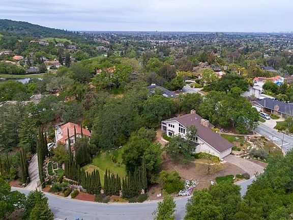 4th image of 7053 Wooded Lake Dr