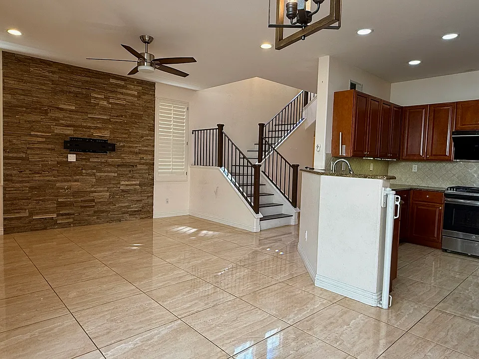 11274 Carmel Creek Rd