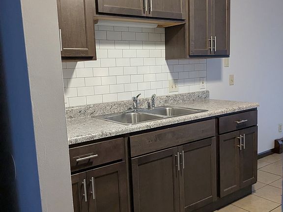 4th image of 3261 Marshall Ave SE