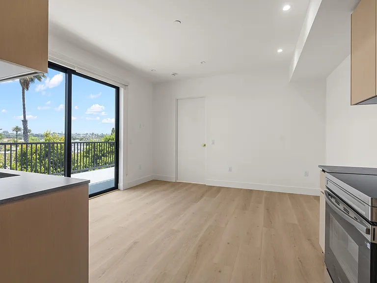 1808 Lincoln Blvd — Photo 12