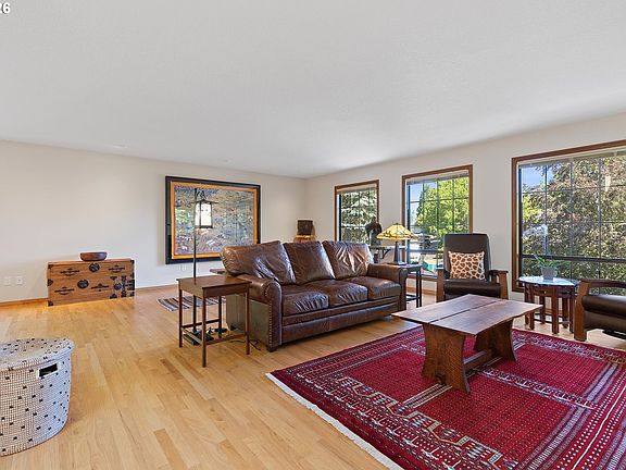 3rd image of 10052 SW Balmer Cir