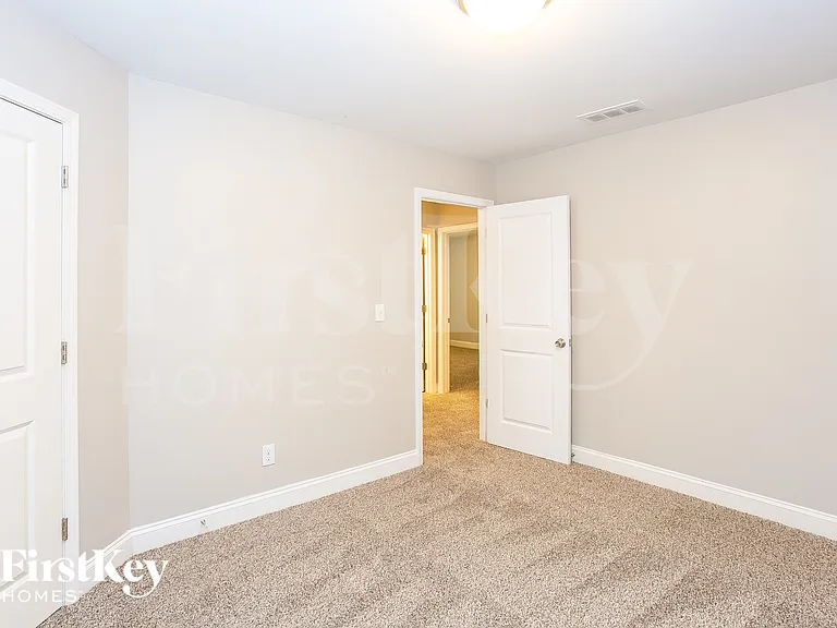 9006 Evans Woods Dr — Photo 17