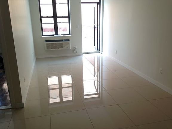 3rd image of 423 Gates Ave