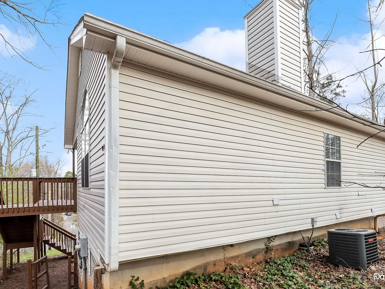 3 bed, 3.0 bath, 1740 sqft, $2,115 — Photo 4