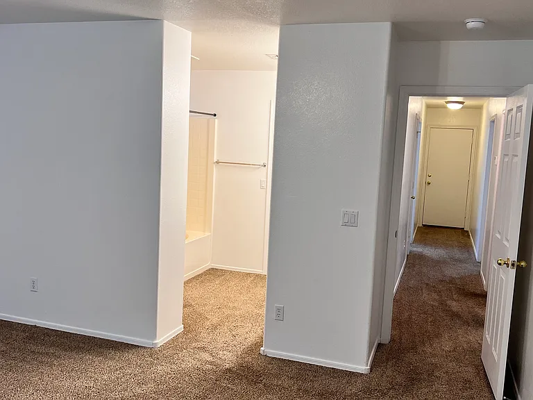 3041 W Horsham Dr — Photo 27