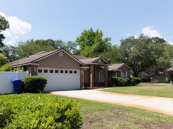 4th image of 236 Clover Ct