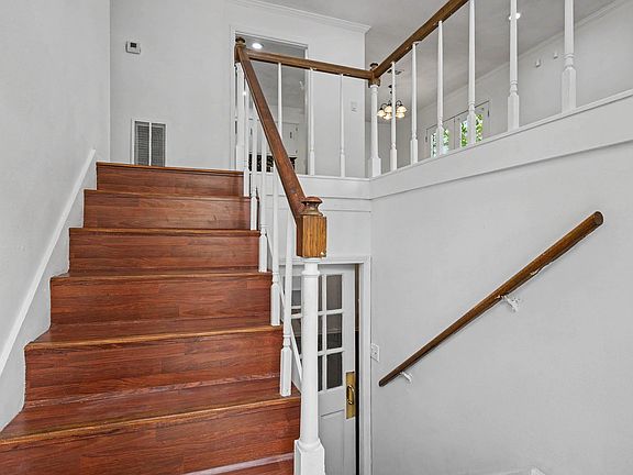4th image of 2317 Peach Tree Dr