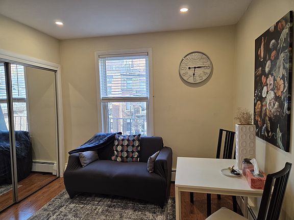 4th image of 107 Chandler St APT 4R