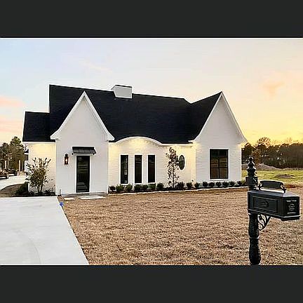 3rd image of 111 Belle Vue Dr