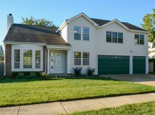 1030 Brittany Rd, Lake Zurich, IL 60047