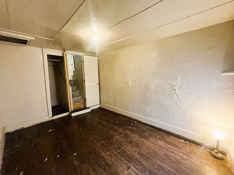 944 SW 35th St — Photo 14