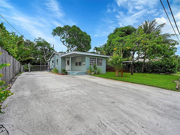 2nd image of 1440 NE 10th Avenue