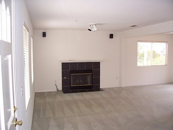 Livingroom fireplace